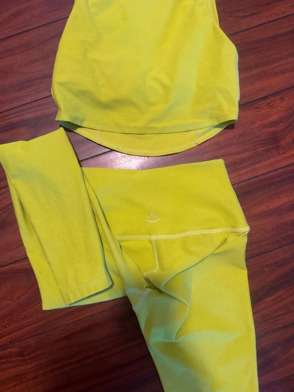 Beyond Yoga set,  Neon Yellow Scoop Neck Tank and leggings - Picture 4 of 9